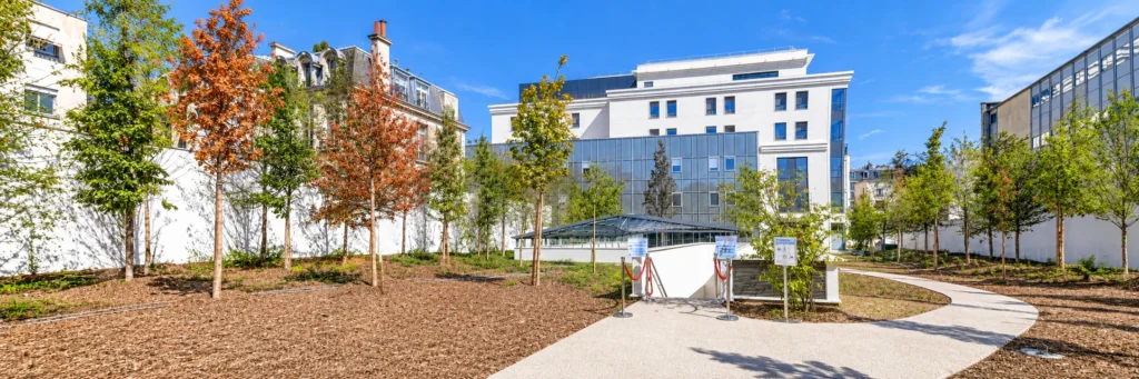 Aménagement paysager du Groupe Hospitalier Privé Ambroise Paré – Hartmann à Neuilly-sur-Seine