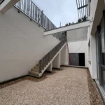 maison-medicale-ermont-cour-interieure-escalier-exterieur